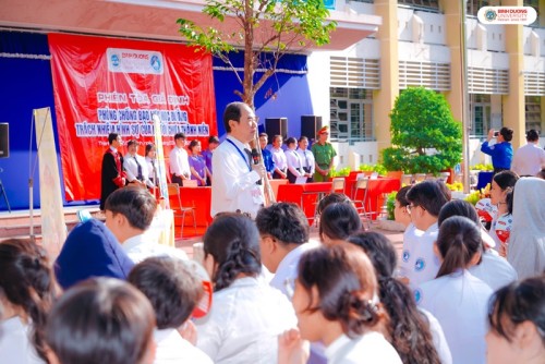 Phiên tòa giả định tại trường THPT Bến Cát: Bài học pháp luật đắt giá và cánh cửa nghề nghiệp từ BDU